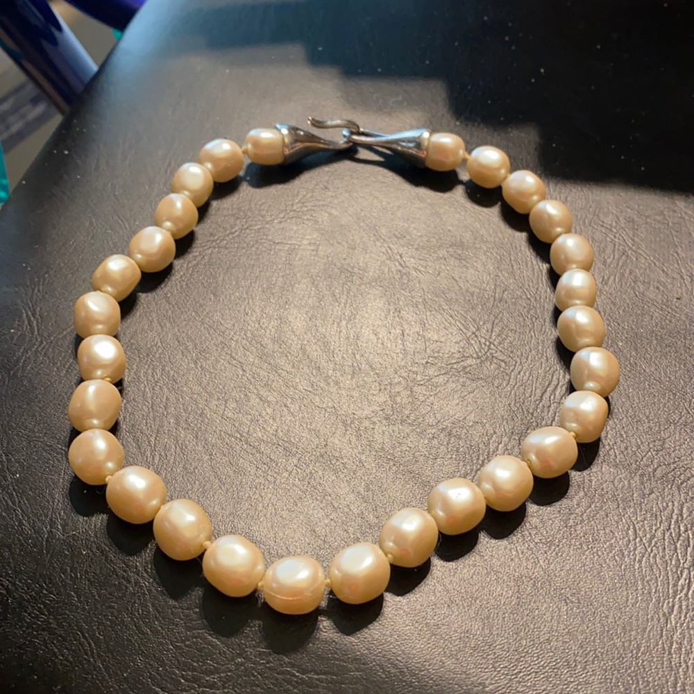 Baroque pearl choker Genuine individually knotted.